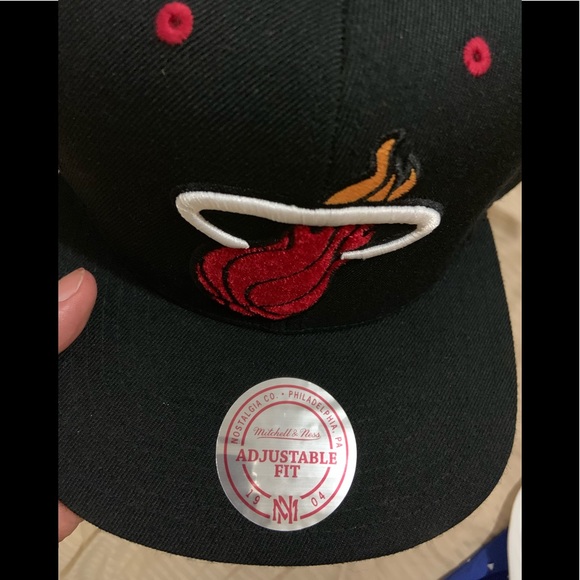 Mitchell and Ness Miami Heat hat - Picture 4 of 4
